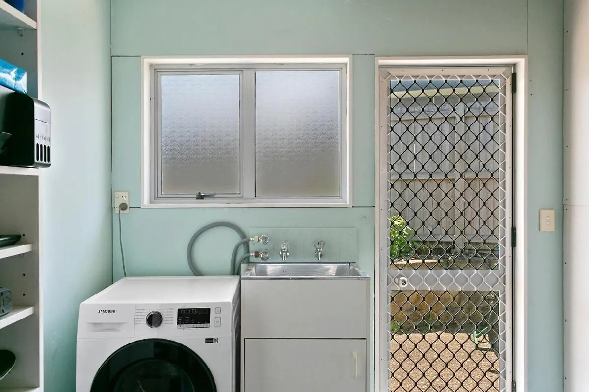 Lakewood Cottage, Cozy Lakeview Stay In Central Taupo Holiday home